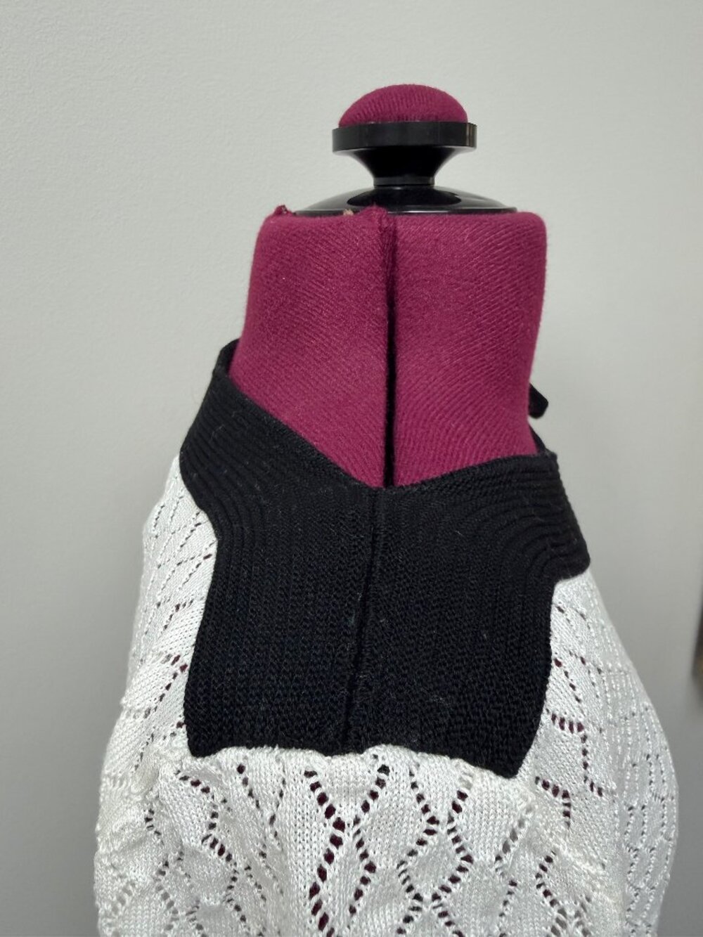 NWT Valentino White Cotton Sweater with Black Shoulder Bow Detail - Size M - Picture 4 of 10